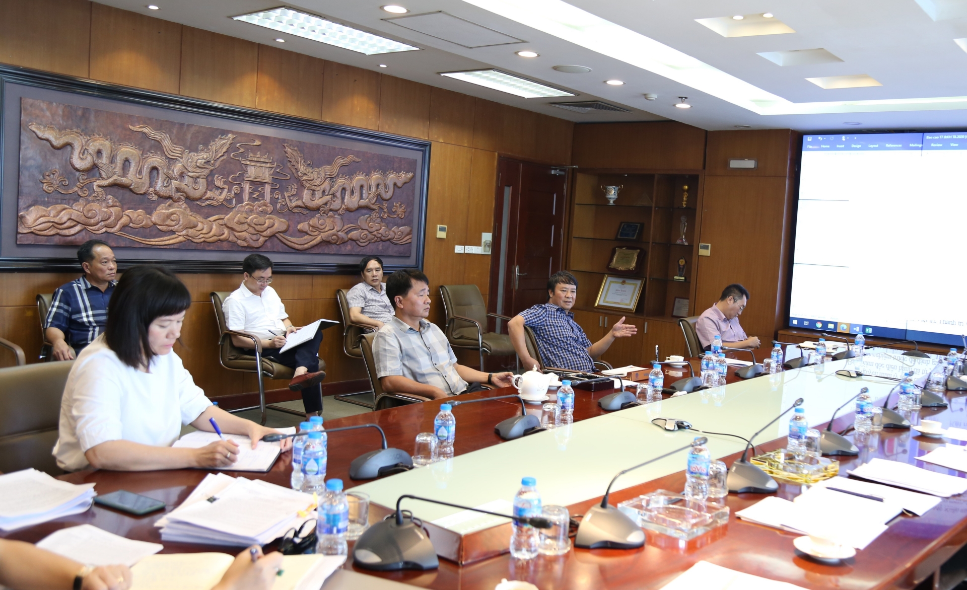 Viglacera Corporation - Joint Stock Company held a progress meeting to evaluate the results of the implementation of the business plan in July 2020 and the implementation of the business plan tasks in August 2020.